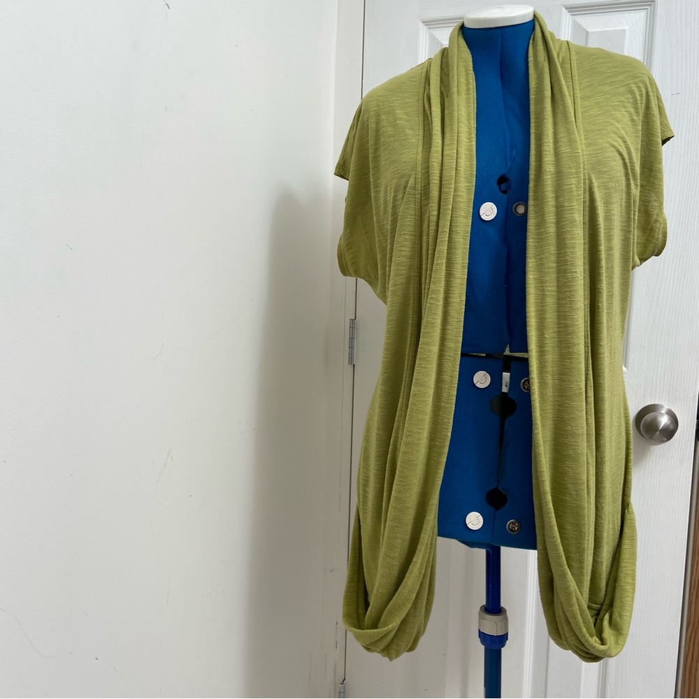 JANA women olive green short sleeves knit cardigan. Size L. Used.